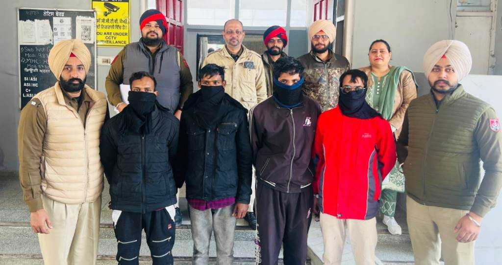 Tanda Police arrested 05 accused in various cases
